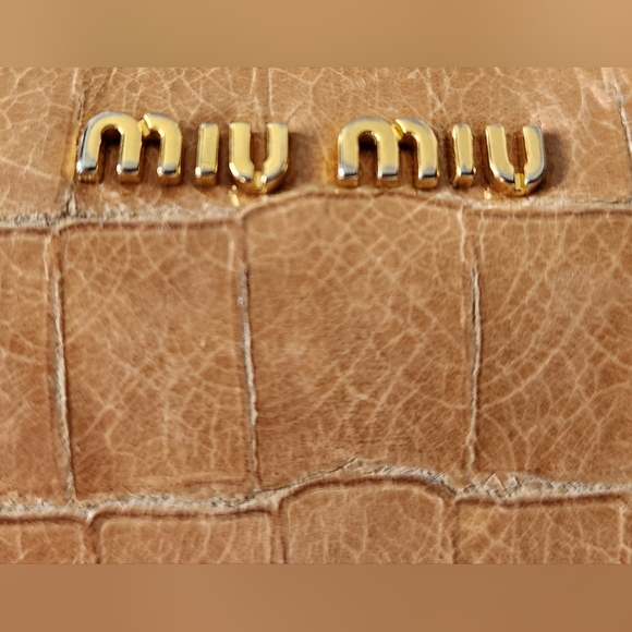 Preowned Miu Miu brown zipper wallet - Picture 3 of 12